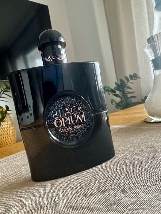 Yves Saint Laurent - Black Opium Le Parfum  90ml