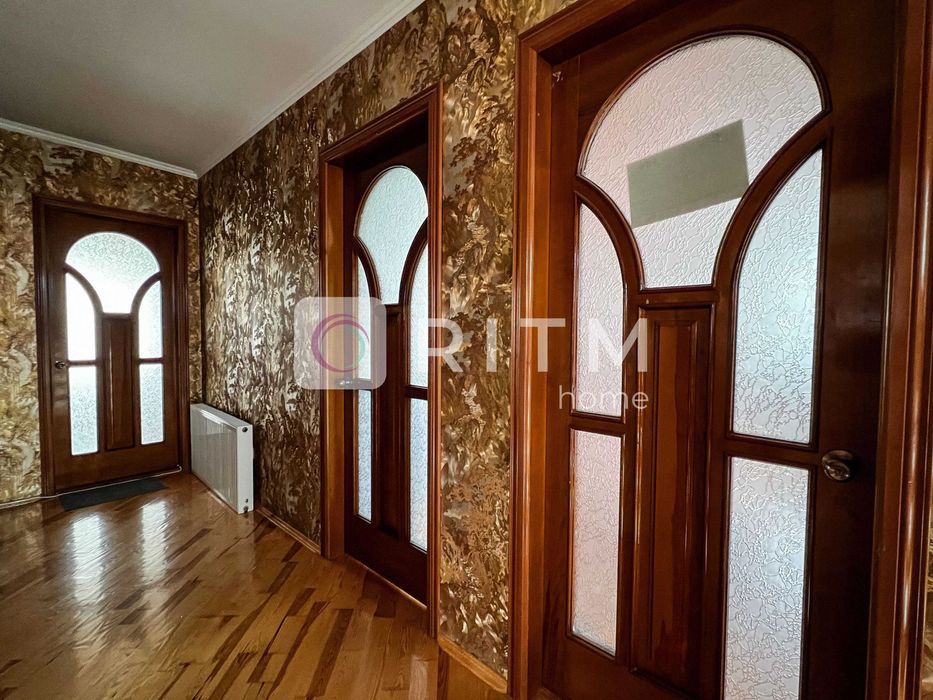 Продаж простoрого будинку з ремонтом у Луцьку!