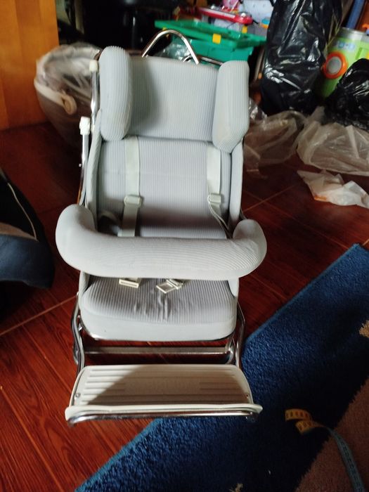 Cadeira de bebê para estar à nossa beira