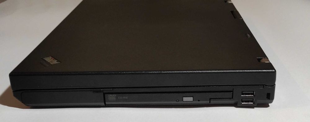 Ноутбук ThinkPad R61e Intel Core 2 Duo T7700 2,4Ghz; 3GB RAM, HDD 320 GB.