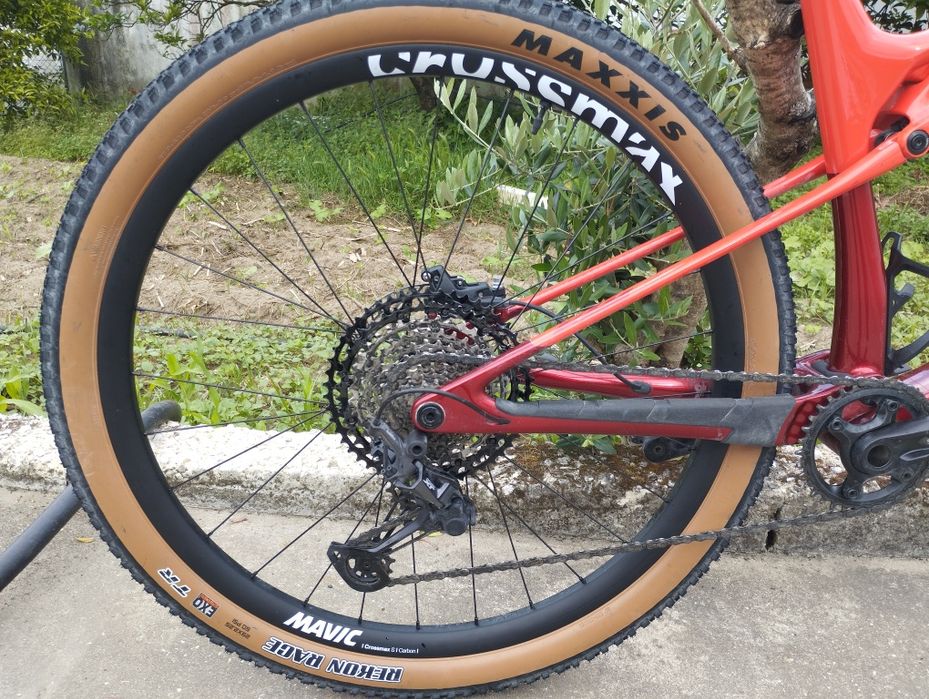 KTM Scarp Prime XL c/ rodas carbono