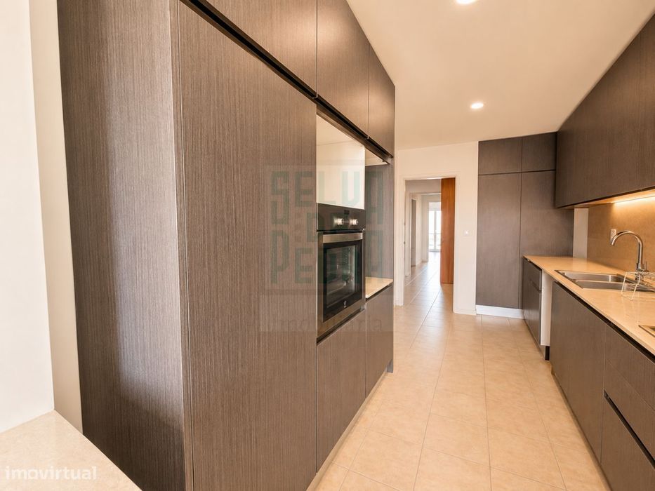T4 com 182 m² e Terraço de 80 m² | Bonfim | Porto