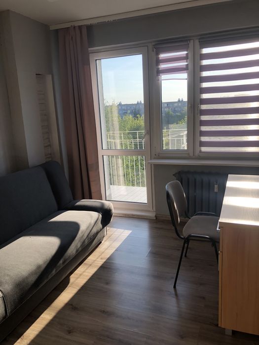 Pokoj jednoosobowy w mieszkaniu 4-pokojowym z balkonem
