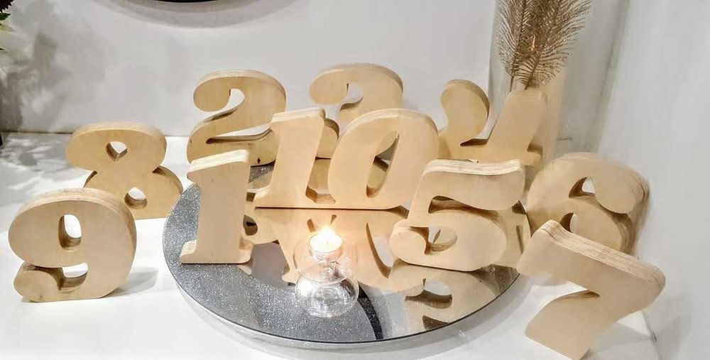 Numerki na stoły weselne drewniane