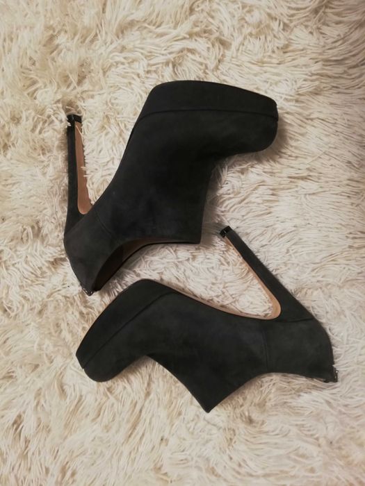 botki Miu Miu 37 1/2 skórzane botki Miu Miu 37 1/2 botki Miu Miu Prada