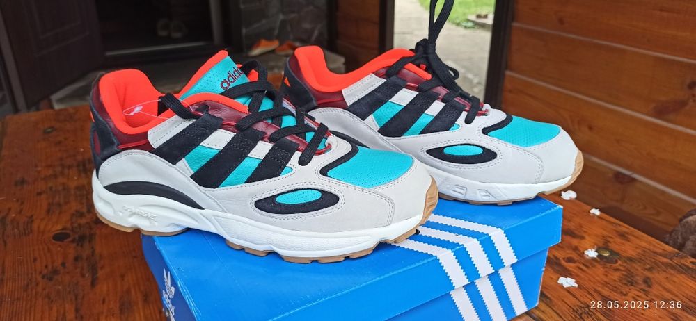 Продам Кросівки Adidas 43  LXCON 94 EE5295