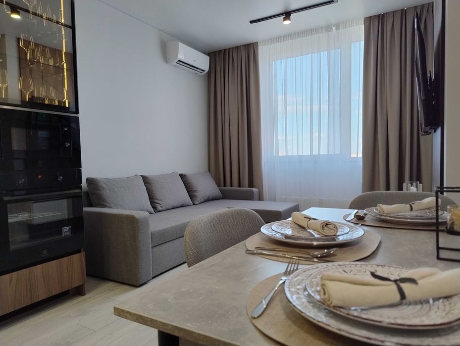 ЖК Варшавський 3, Квартира з новим, якісним ремонтом!