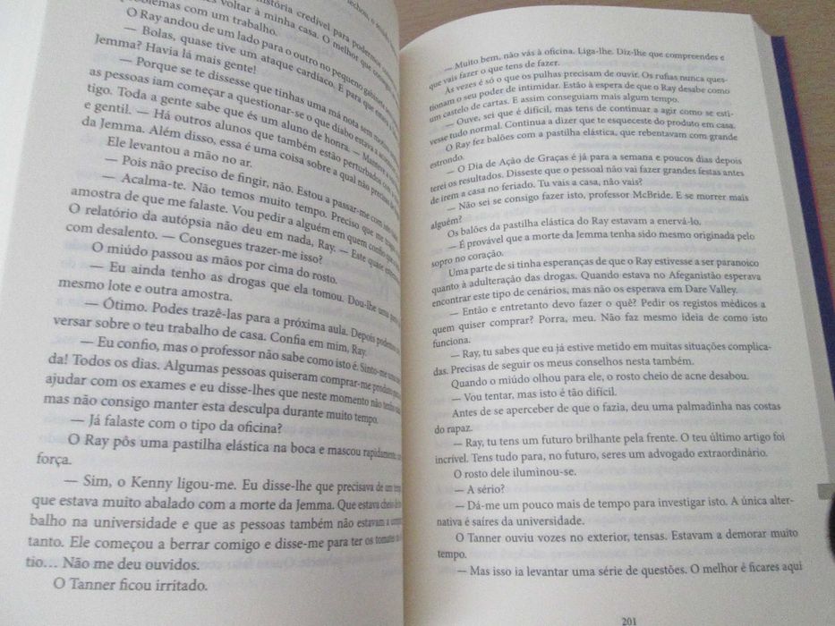 O Mundo de Nora Roberts de Ava Miles