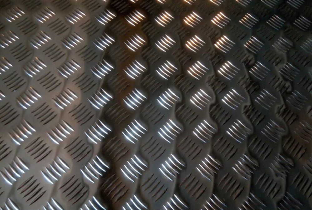 Для столешниц листочек алюмин гладкий