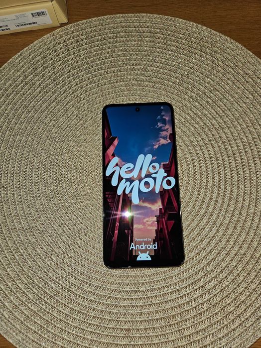 Telefon Motorola Moto e15 + etui