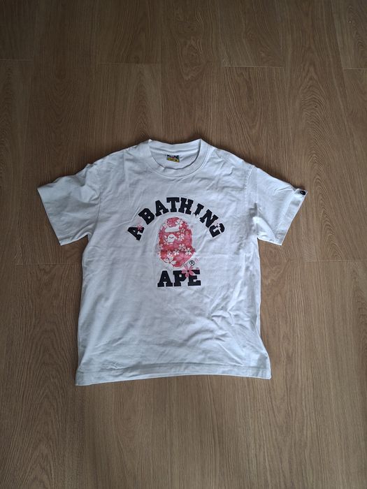 Biała z różowym dodatkiem koszulka Bape