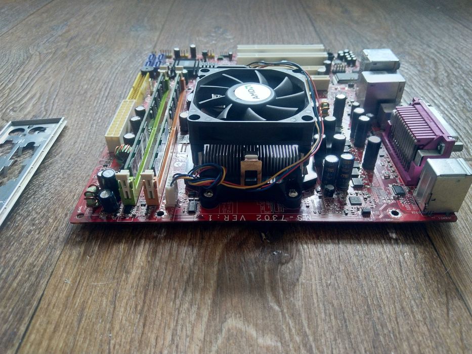 MSI K9A2GM-F V3(AM2+ AMD 740G)+Phenom X3 8450(Box) +DDR2 3GB