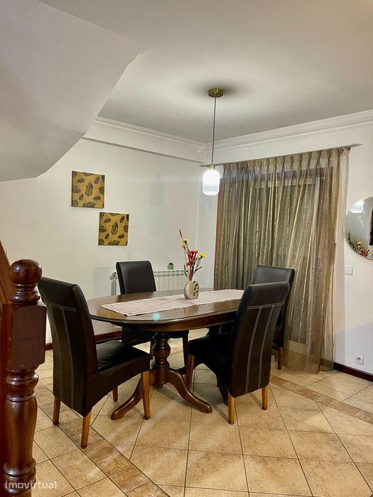 Apartamento T2 duplex com varanda e lugar de garagem