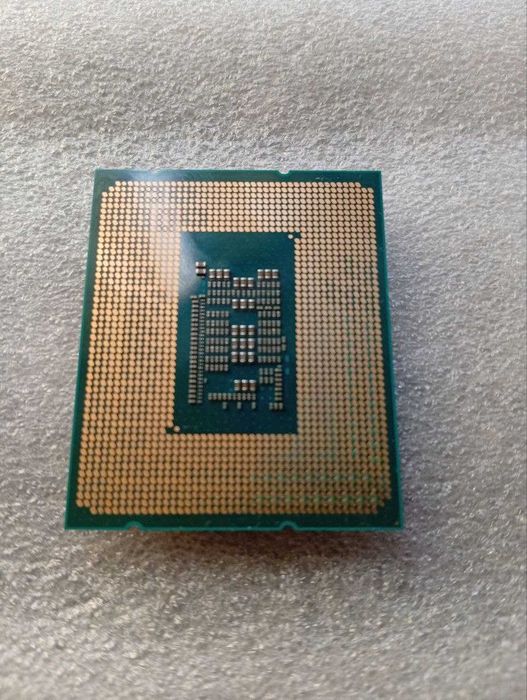 Intel Core i3-12100F