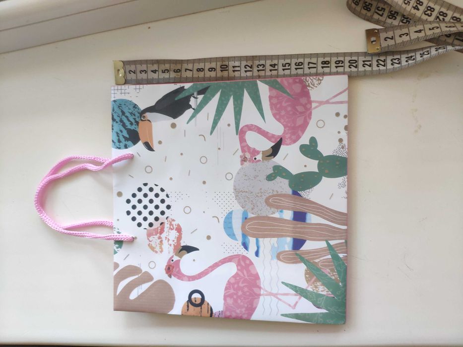 Пакеты подарочные 19х19 фламинго, 23х23 цветы