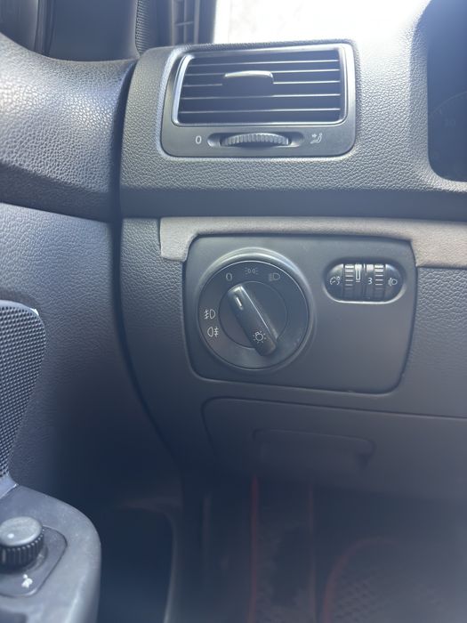 Продам Volkswagen Jetta Mk5 (2007) — 1.9 TDI