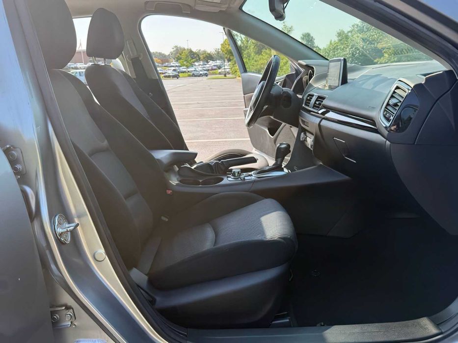 Mazda 3      2016