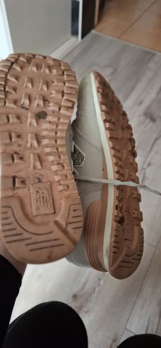Buty snakersy New Balance 40
