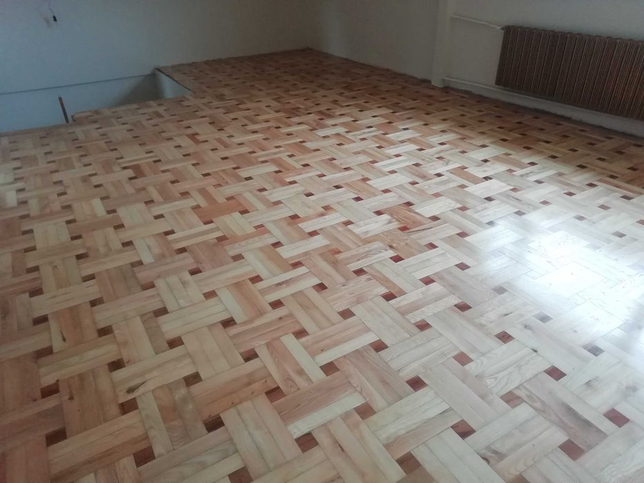 Cyklinowanie parkietu .Renowacja schodów.