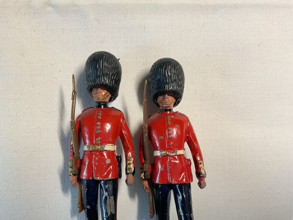 Soldadinhos de chumbo ingleses da marca Britains