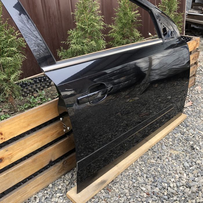 Дверка передня права Opel Astra H 04-14р. Z20R Опель Астра Аш