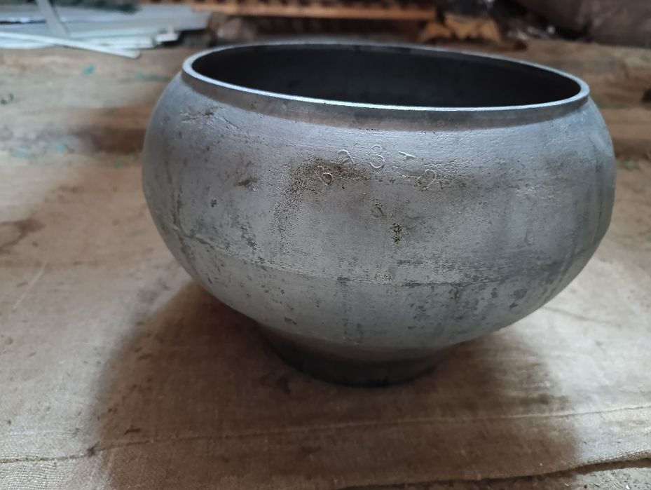 Продам чавуны, баняки, казаны разных размеров .