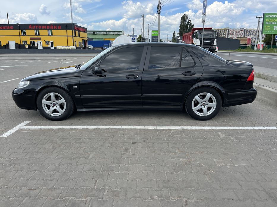 Автомобіль Saab 9-5 2.3t