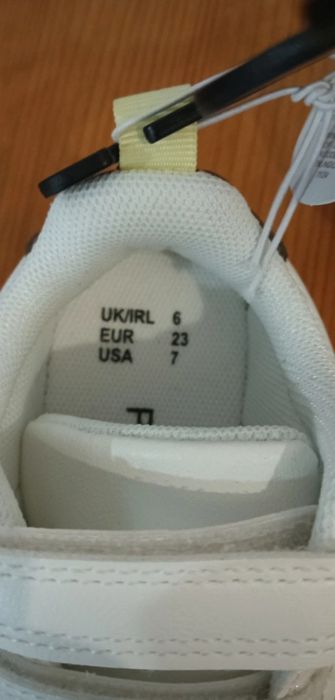 Sapatilhas menino 23