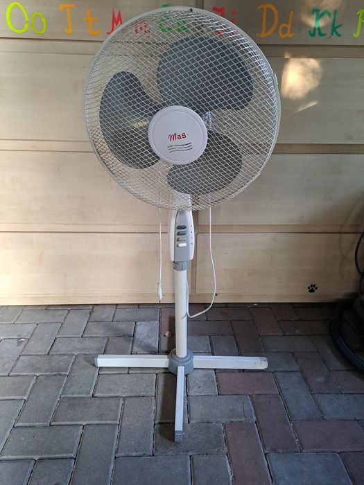 Wiatrak wentylator podłogowy