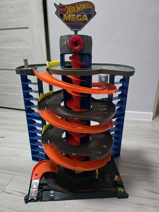 Garaż hot wheels (odbiór osobisty)