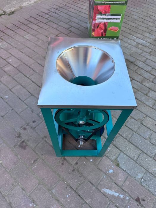 Мясорубка чугунна промислова 32 Fermax MC-FM2 з мотором  нержавіюча