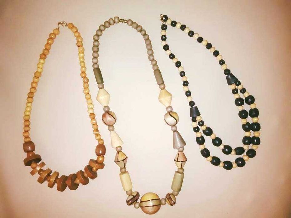 Colares artesanais feito em madeira