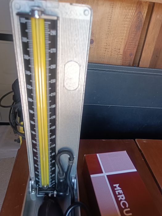 Medidor de tensão arterial de coluna