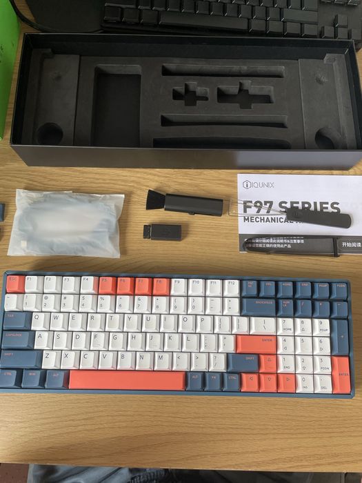 Iqunix f97 coral sea