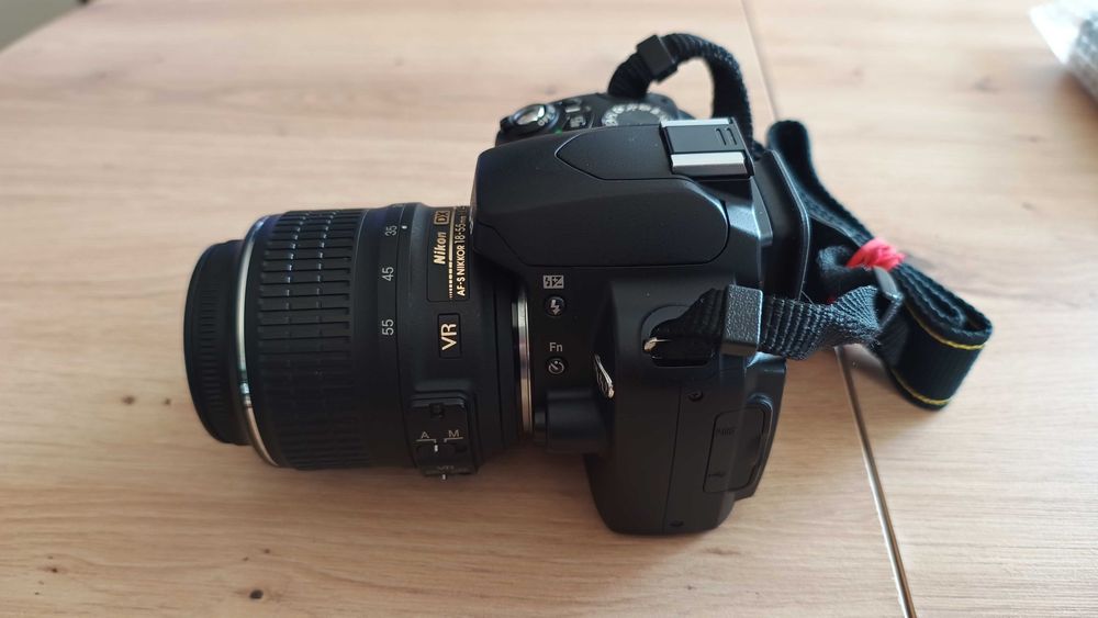 NIKON D60 APSC matryca  CCD + Nikkor 18-55VR stan prawie IDEALNY,  dwie baterie