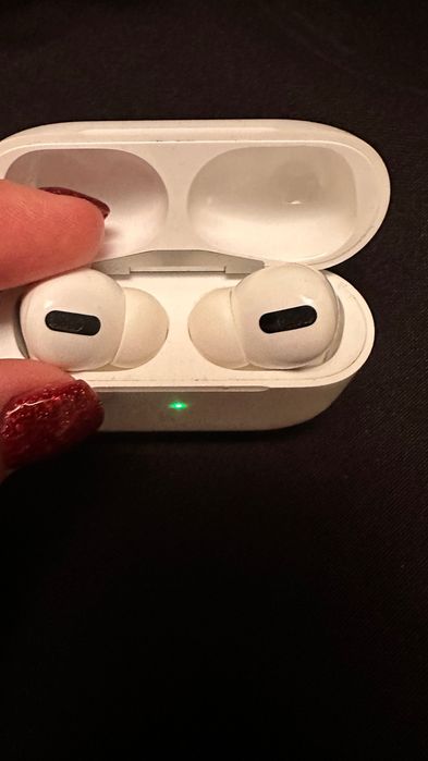 Навушники Apple AirPods Pro за символічну ціну