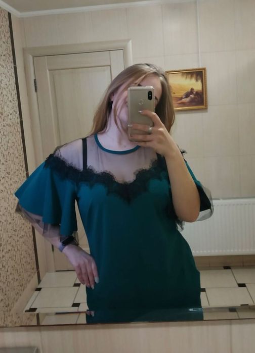 Продам сукню зелену