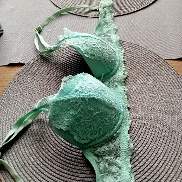 Biustonosz push up Esotiq 70B