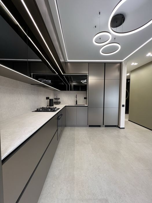 Вишукана та авторська 3-кімнатна квартира в центрі міста