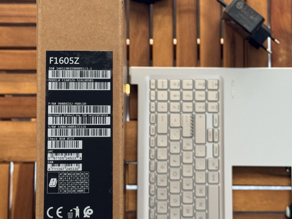 Caixa, teclado e carregador Asus Vivobook