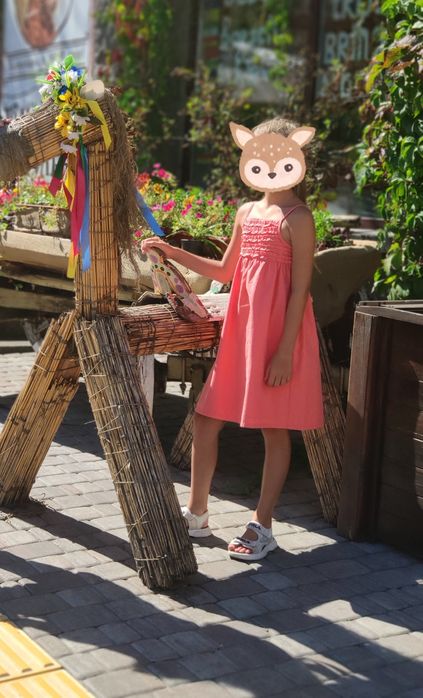 Сукня та сарафан на дівчинку (128-134)