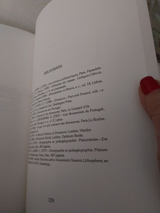 Vida e Morte dos Dinossáurios – Gradiva