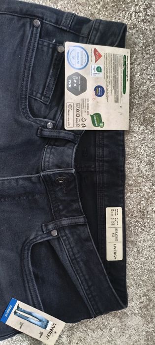 Spodnie jeans  czarne( 34/32 nowe)
