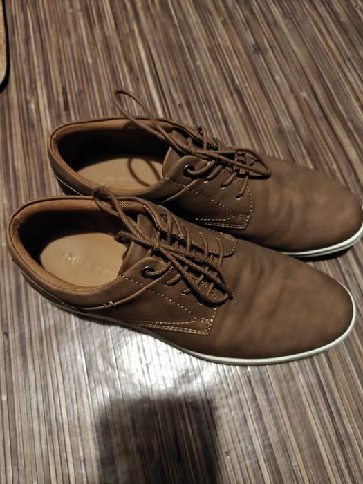 Buty casualowe rozm.40