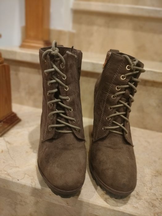 Botas NR 39 , usadas mas em boas condições
