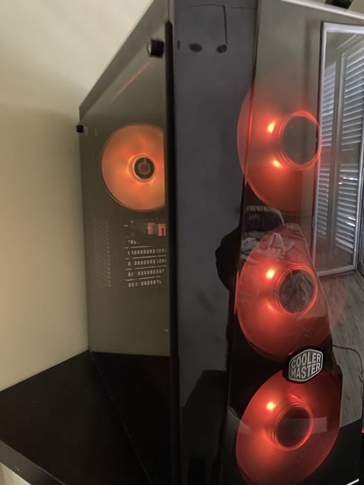 Torre gamer à venda em otimo estado