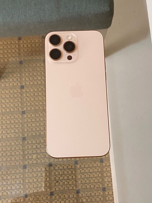 Vendo IPhone 16 Pro Max em Perfeito Estado.