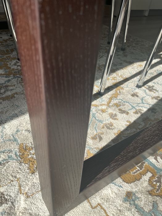 Mesa com tampo de vidro