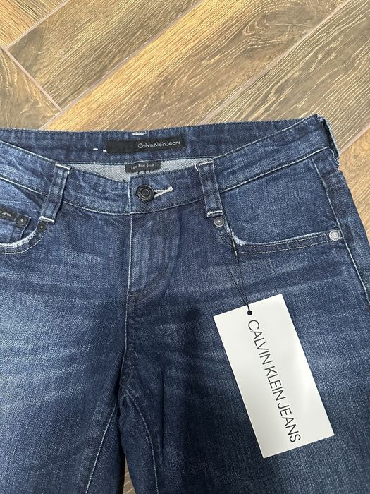 Нові прямі джинси за ціною Zara