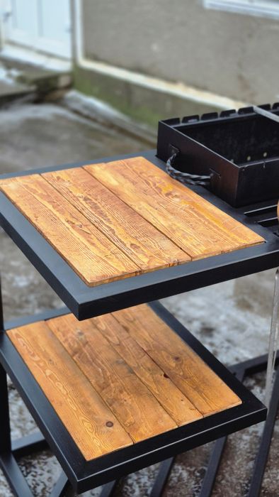 Огромный мангал в Лофт стиле с большими столиками